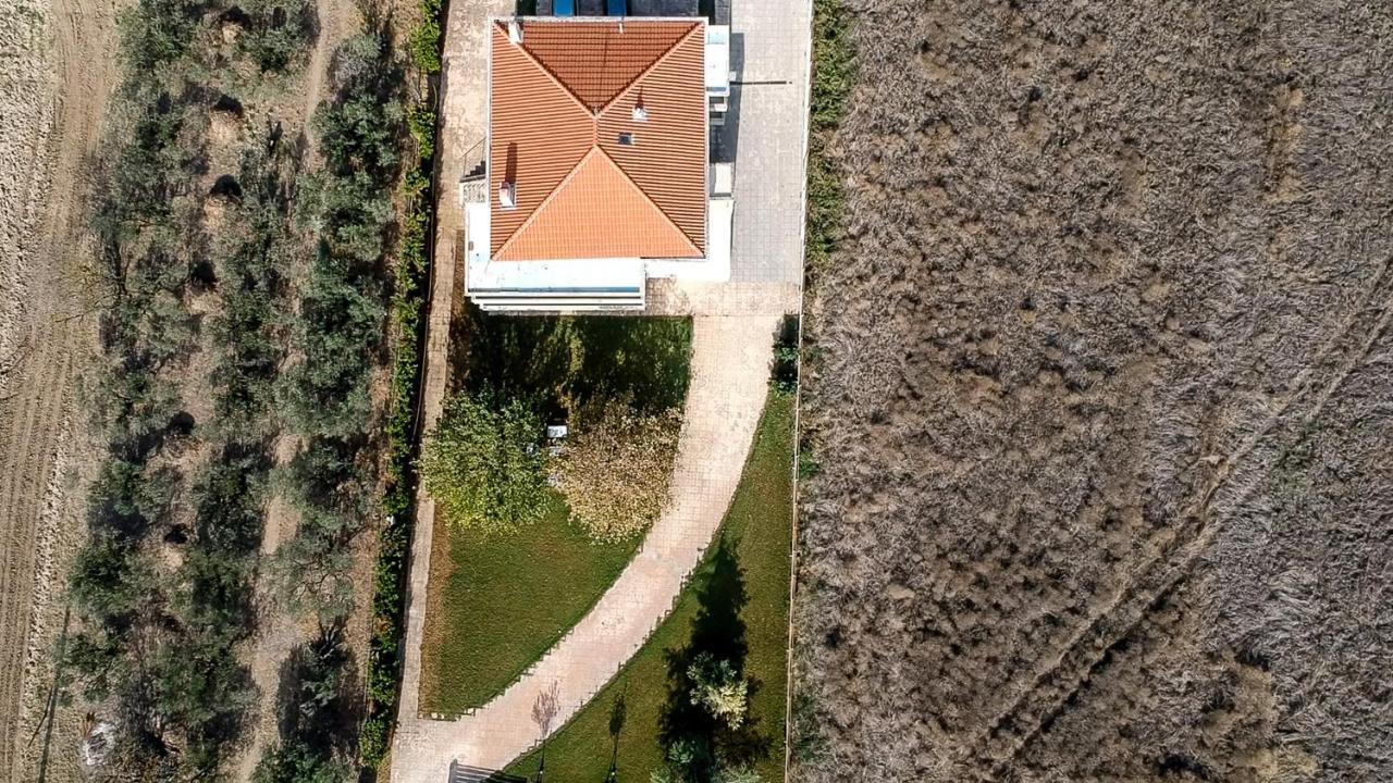 μodern With Big Garden Apartment Epanomi